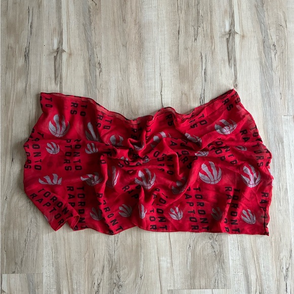 Red Toronto Raptors Basketball Infinity Scarf - Picture 2 of 6